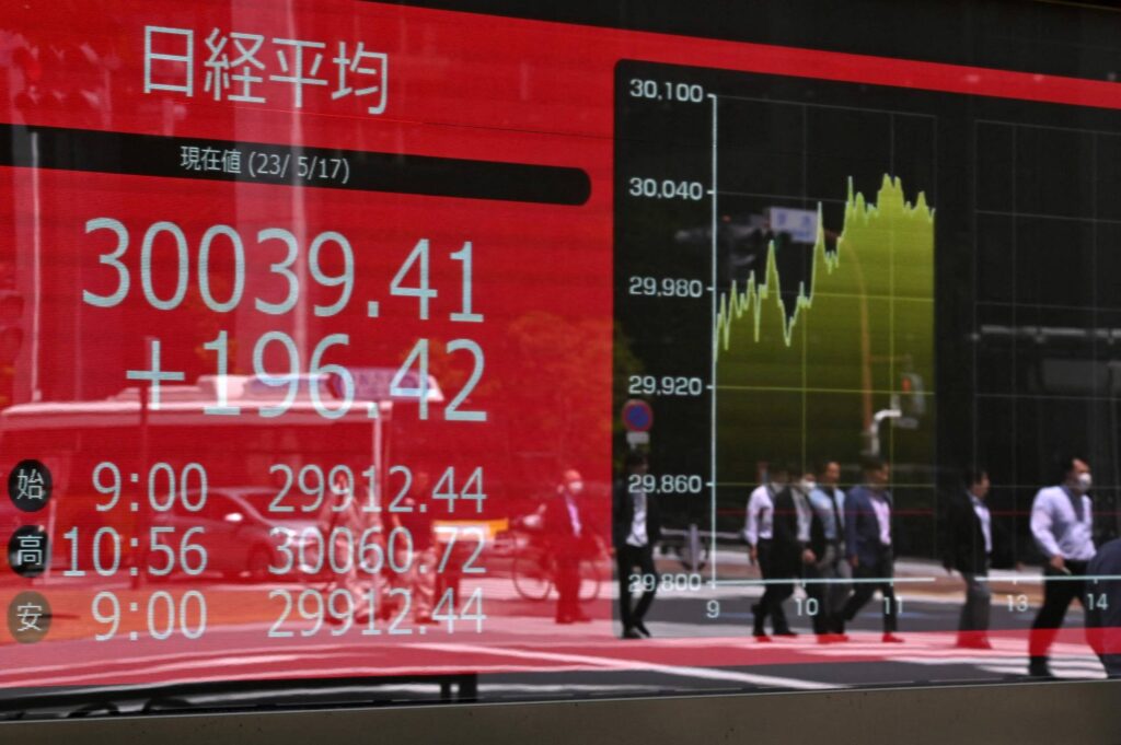 Japan Stocks Recover Majority